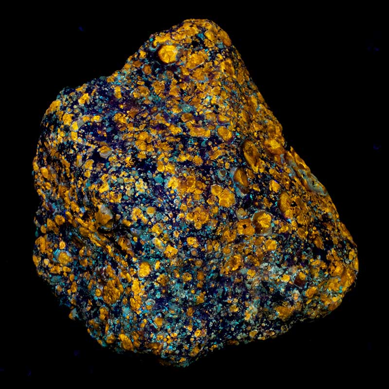 Example of Rock displaying Fluorescence